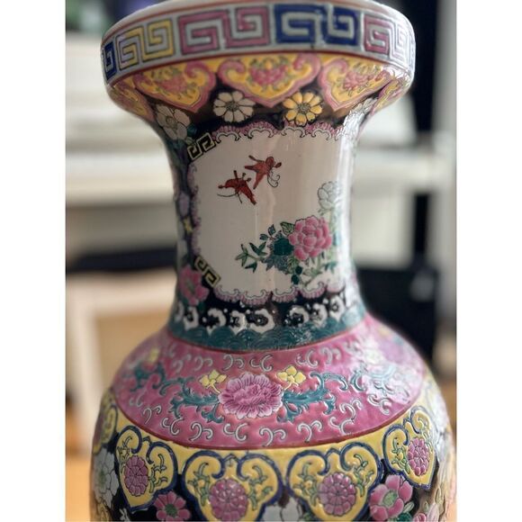 Vintage 24" Chinese Oriental White Porcelain Horses Field Graphic Scenery Vase - Picture 12 of 16